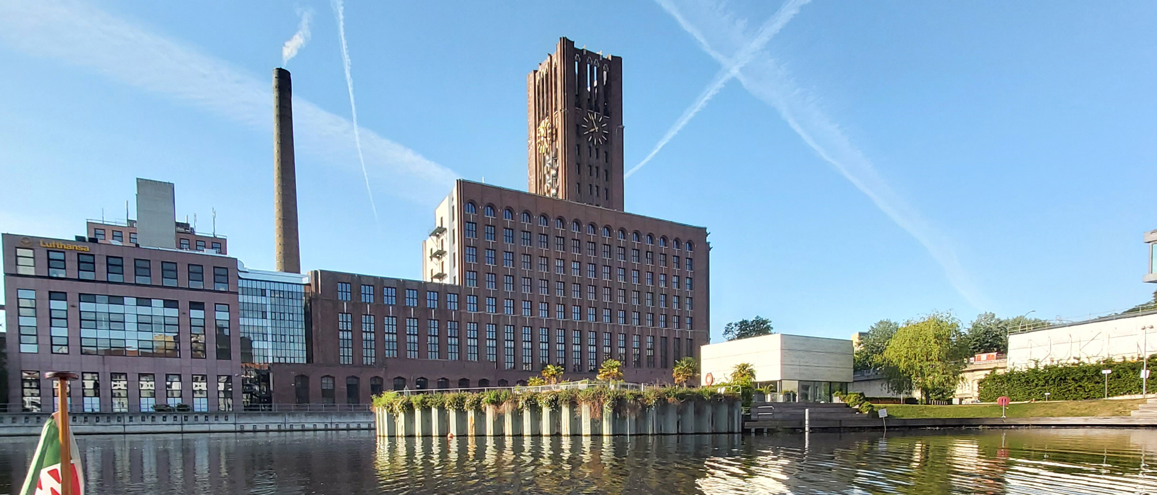Blick vom Wasser auf das Ullsteinhaus - Teilbereich der BEP Tempelhof/Marienhof
