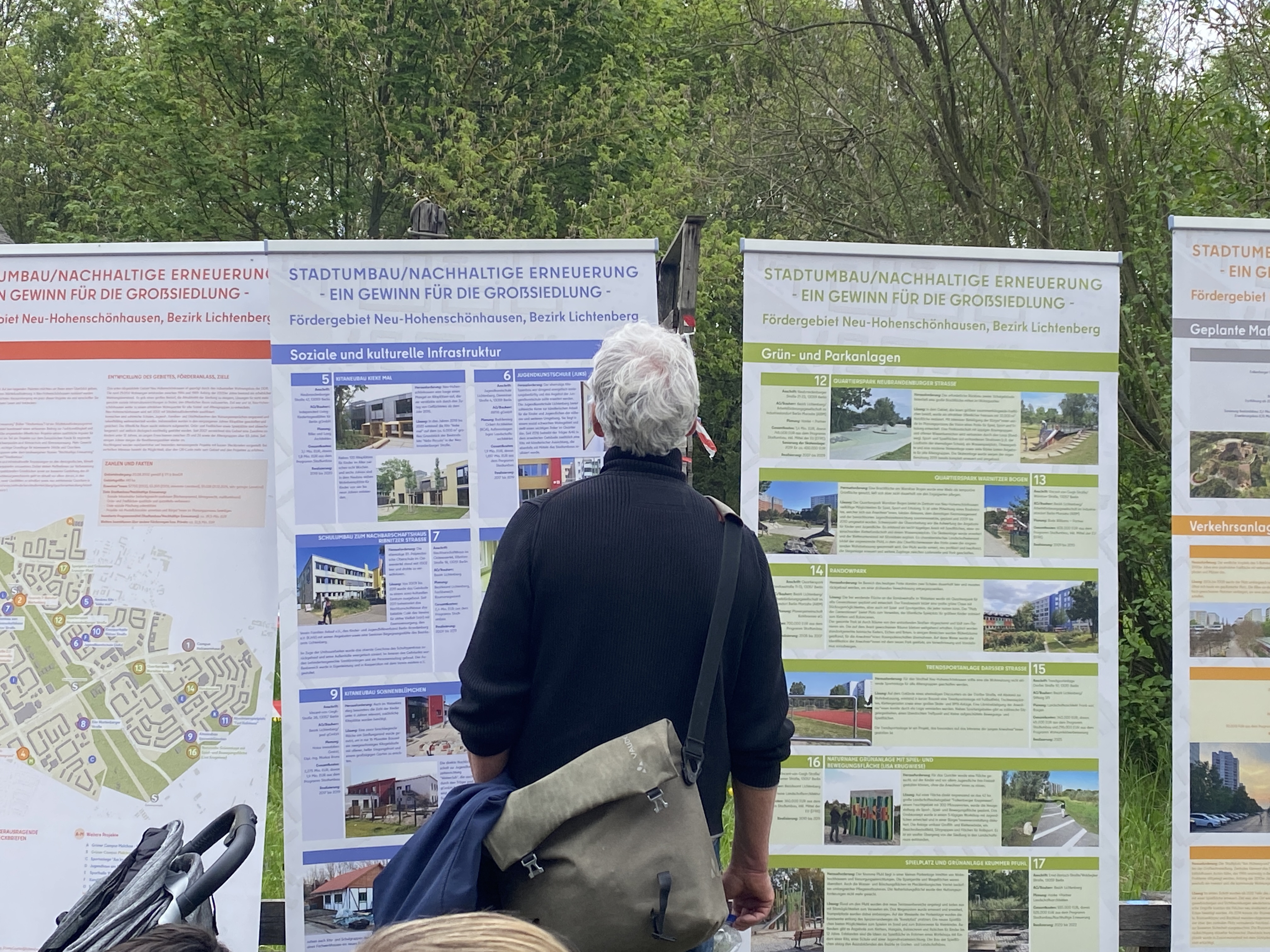 Ausstellung zur Baustellenbesichtigung JFE Holzwurmhaus in Berlin-Lichtenberg zum "Tag der Städtebauförderung" am 9. Mai 2026