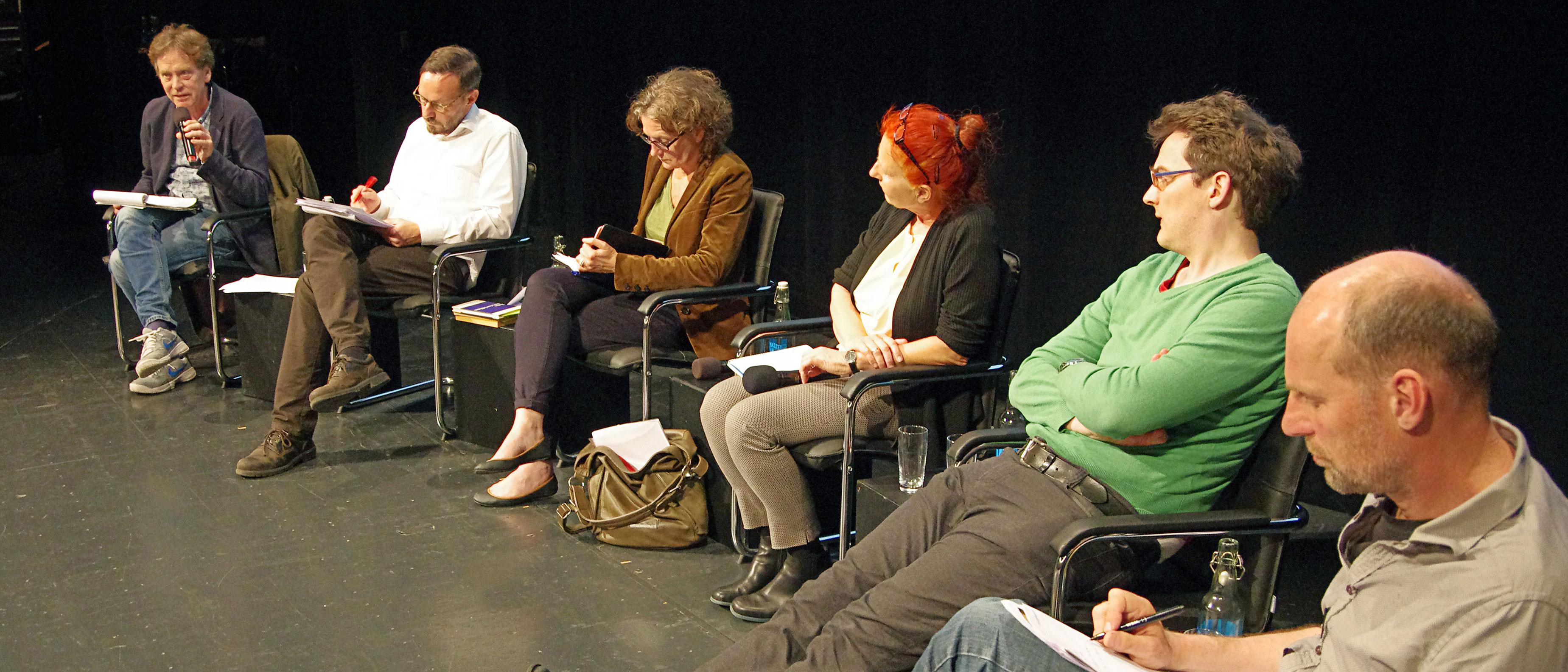 Podium während des Symposiums