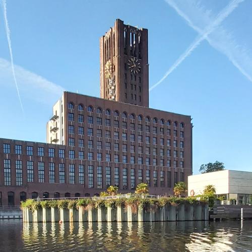 Blick vom Wasser auf das Ullsteinhaus - Teilbereich der BEP Tempelhof/Marienhof